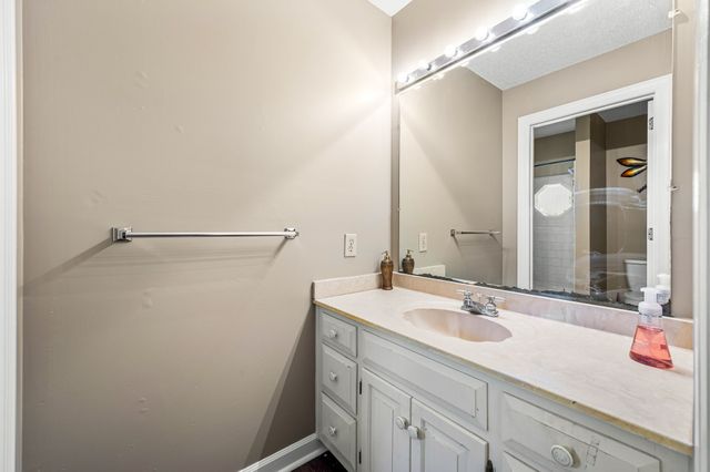 1712 Lake Grassland, W, Gallatin, TN 37066