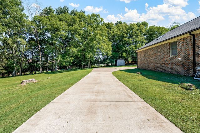 1712 Lake Grassland, W, Gallatin, TN 37066