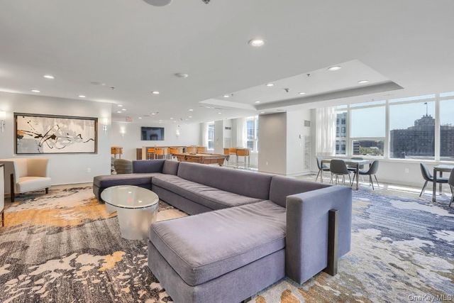 1 Renaissance Square 10C, White Plains, NY 10601