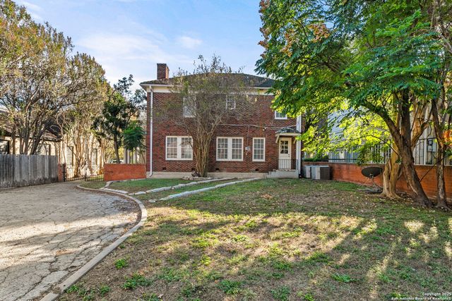 231 Belvidere, Olmos Park, TX 78212