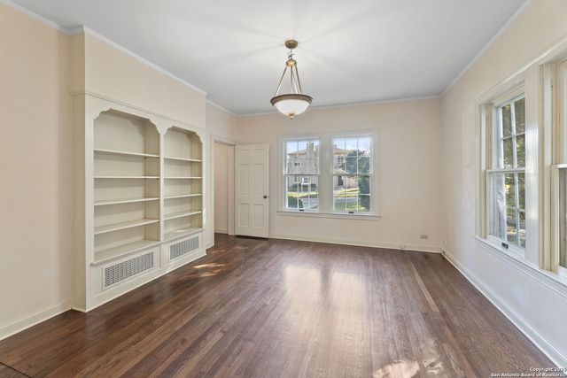 231 Belvidere, Olmos Park, TX 78212