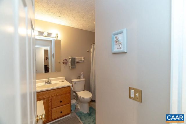 2851 MARTIN KINGS RD, Scottsville, VA 24590