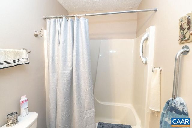 2851 MARTIN KINGS RD, Scottsville, VA 24590