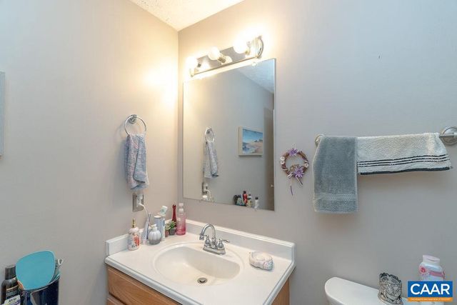 2851 MARTIN KINGS RD, Scottsville, VA 24590