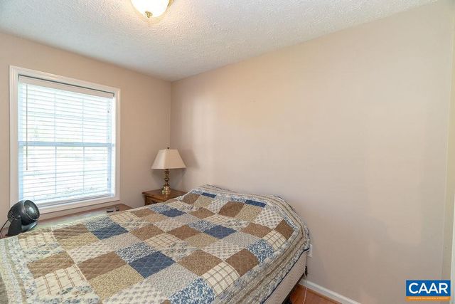 2851 MARTIN KINGS RD, Scottsville, VA 24590