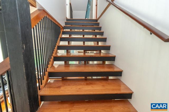 2851 MARTIN KINGS RD, Scottsville, VA 24590