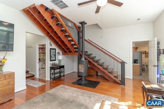 2851 MARTIN KINGS RD, Scottsville, VA 24590