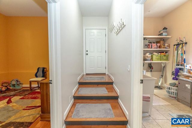 2851 MARTIN KINGS RD, Scottsville, VA 24590