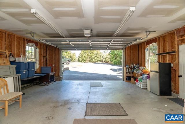 2851 MARTIN KINGS RD, Scottsville, VA 24590