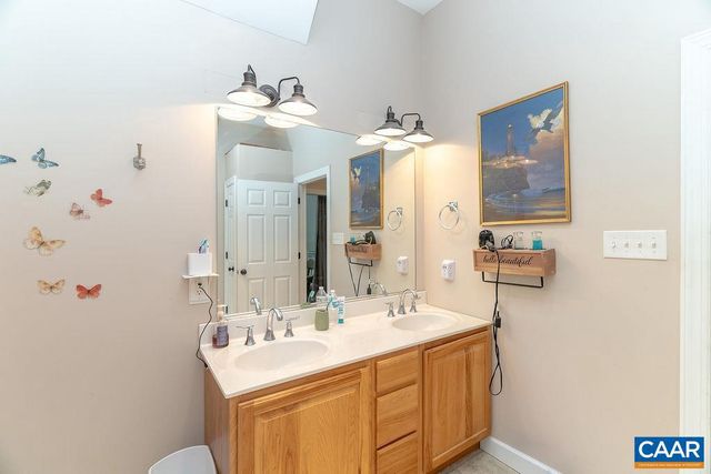 2851 MARTIN KINGS RD, Scottsville, VA 24590
