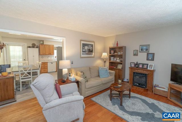 2851 MARTIN KINGS RD, Scottsville, VA 24590