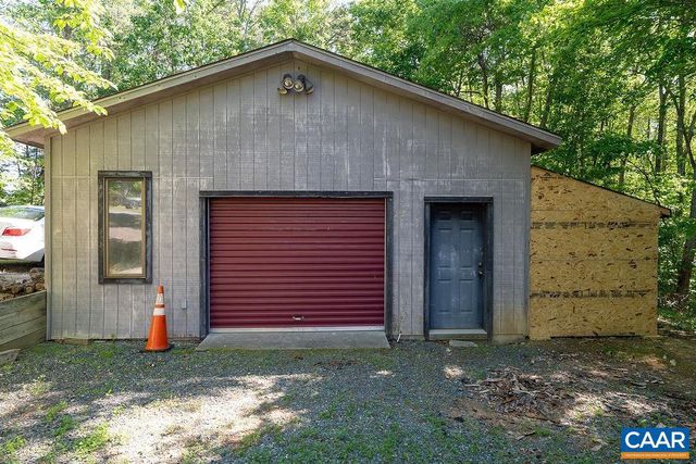 2851 MARTIN KINGS RD, Scottsville, VA 24590