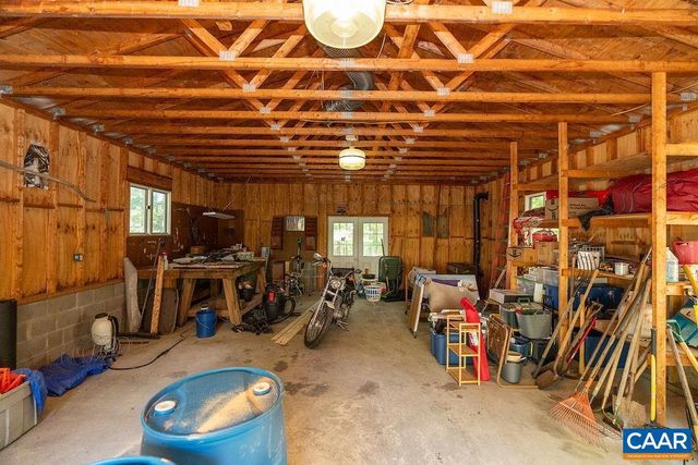 2851 MARTIN KINGS RD, Scottsville, VA 24590