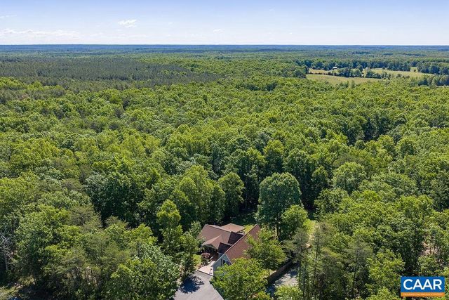 2851 MARTIN KINGS RD, Scottsville, VA 24590