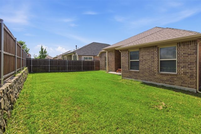 909 Black Hawk Drive, Princeton, TX 75407