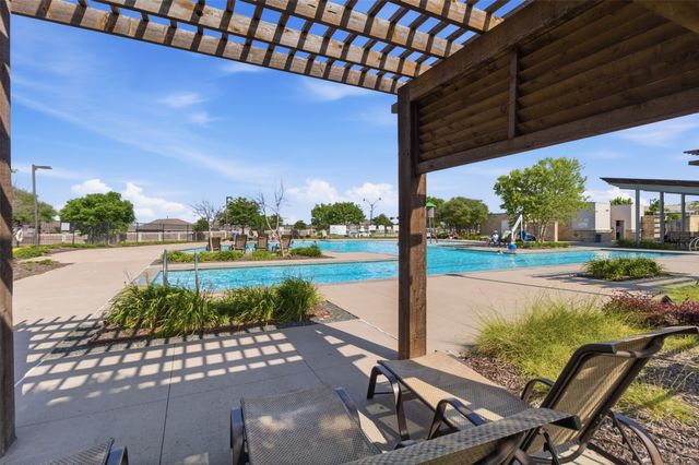 909 Black Hawk Drive, Princeton, TX 75407