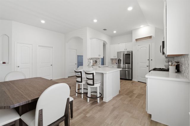 909 Black Hawk Drive, Princeton, TX 75407