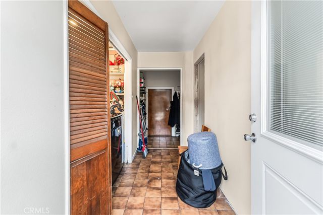 953 Hollins, Los Angeles, CA 90023