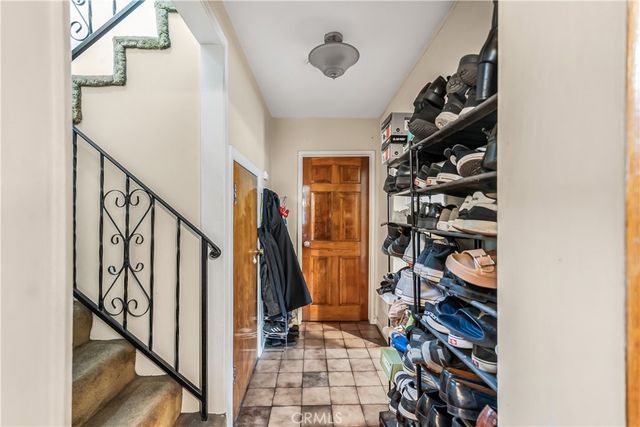 953 Hollins, Los Angeles, CA 90023