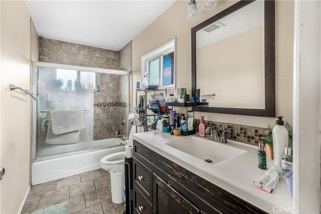 953 Hollins, Los Angeles, CA 90023