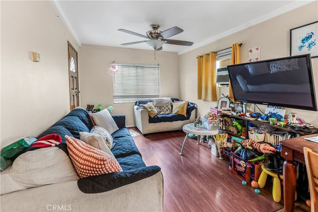 953 Hollins, Los Angeles, CA 90023