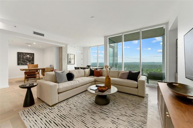 313 W 17th ST 2204, Austin, TX 78701