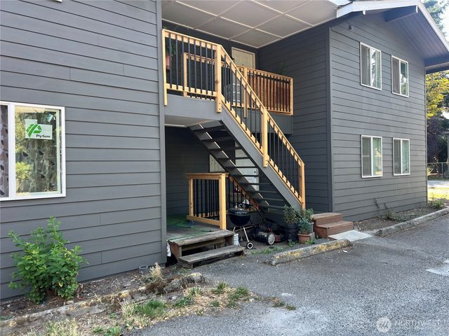 10443 17th Avenue SW, Seattle, WA 98146