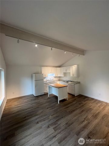 10443 17th Avenue SW, Seattle, WA 98146