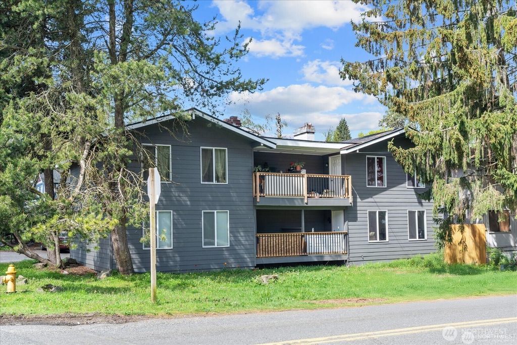 10443 17th Avenue SW, Seattle, WA 98146