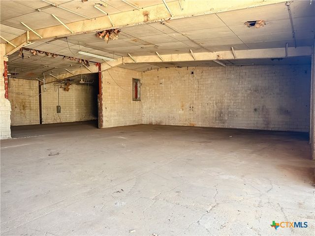 512 Jones Street, Gonzales, TX 78629
