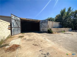 512 Jones Street, Gonzales, TX 78629