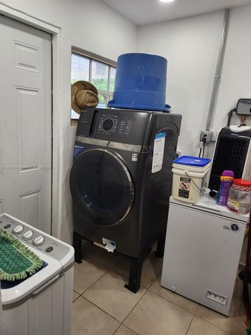 614 E 56th St, Hialeah, FL 33013