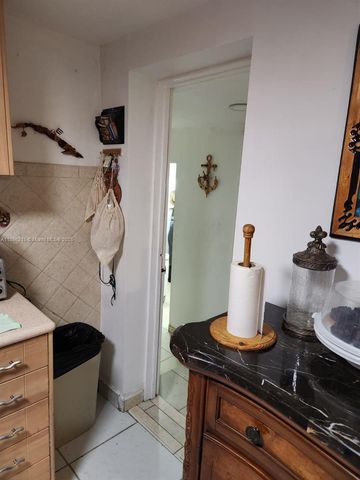 614 E 56th St, Hialeah, FL 33013