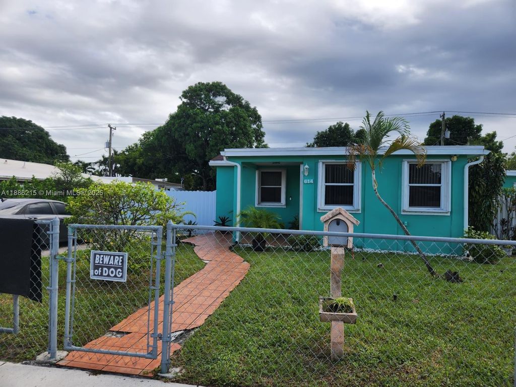 614 E 56th St, Hialeah, FL 33013