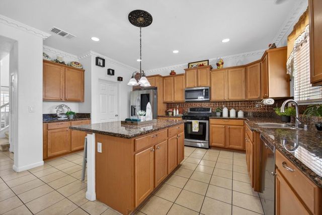 8556 Hawley Way, Elk Grove, CA 95624