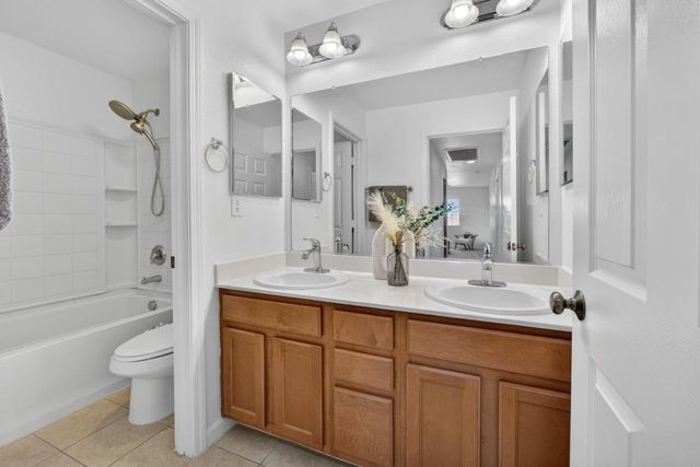 8556 Hawley Way, Elk Grove, CA 95624