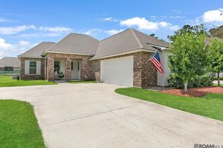 16142 Redstone Dr, Pride, LA 70770