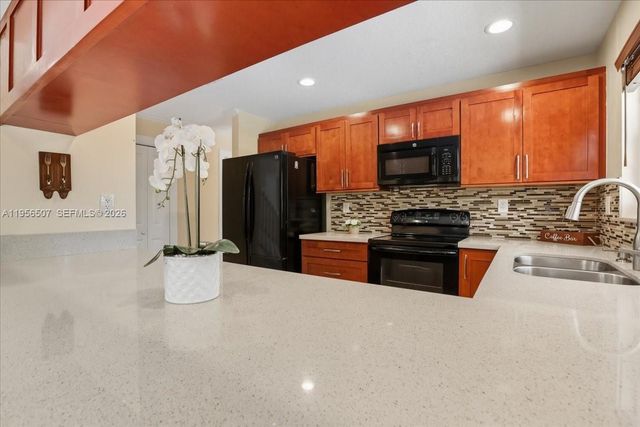 11230 SW 59th Pl, Cooper City, FL 33330