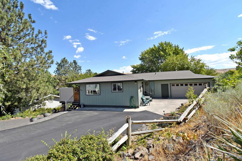 413 Garfield Street, Asotin, WA 99402