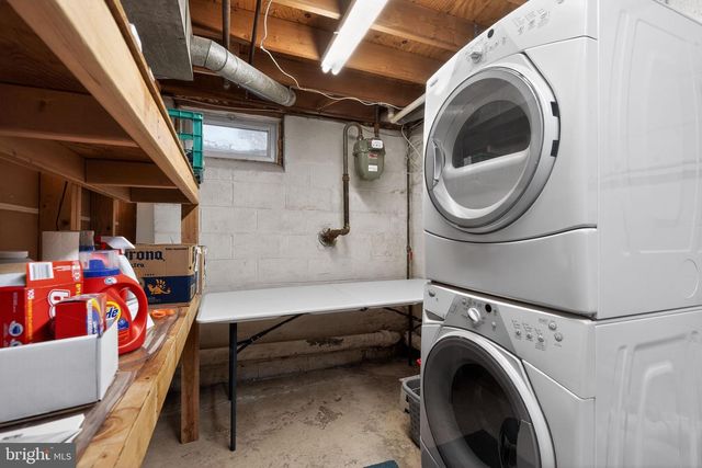 8 S CLOSE, Moorestown, NJ 08057