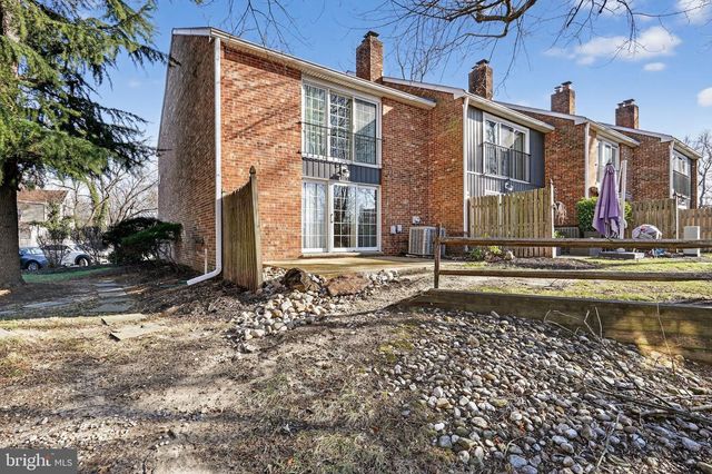 8 S CLOSE, Moorestown, NJ 08057