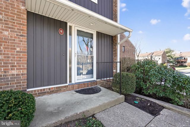 8 S CLOSE, Moorestown, NJ 08057