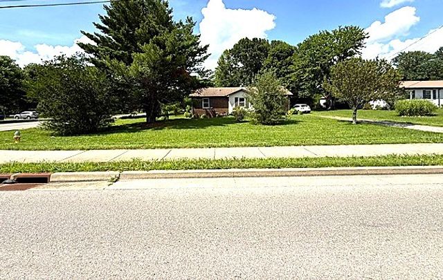 1438 Veterans Pkwy, Murfreesboro, TN 37128