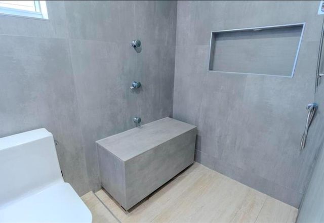 7520 NW 8th Court, Plantation, FL 33317