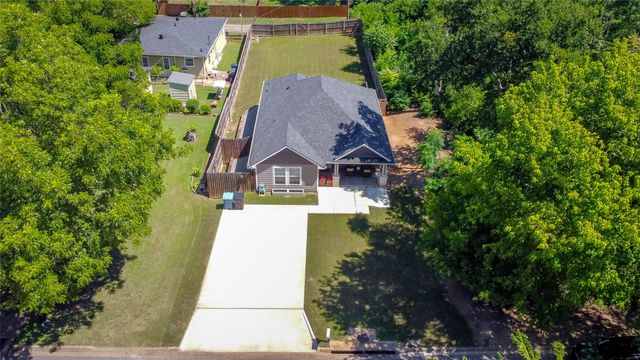 925 W Munson Street, Denison, TX 75020