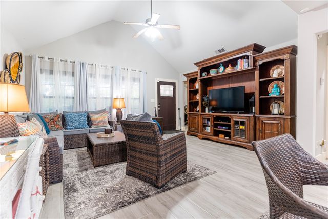 925 W Munson Street, Denison, TX 75020
