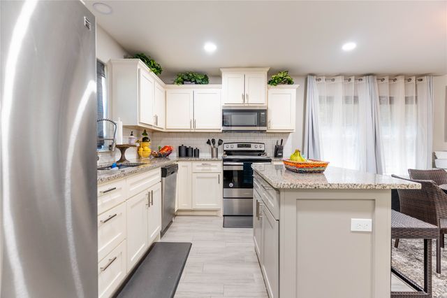 925 W Munson Street, Denison, TX 75020