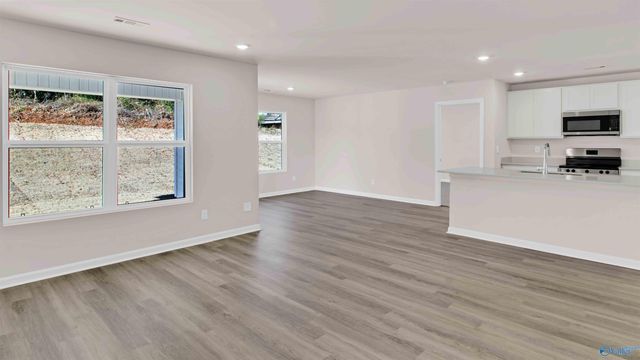 9927 Sequoyah Cove Drive SE, Owens Cross Roads, AL 35763