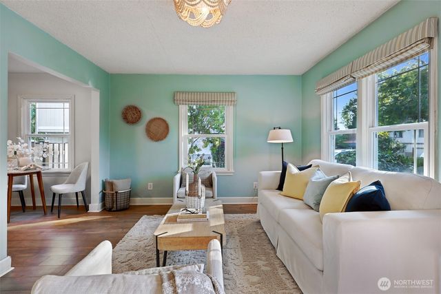 6712 18th Avenue SW, Seattle, WA 98106
