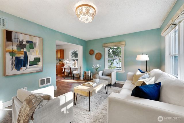 6712 18th Avenue SW, Seattle, WA 98106